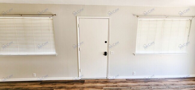 Foto del edificio - 4402 Tophill Ln