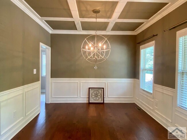 Foto del edificio - 1651 Grove Park Ln
