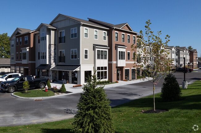 Building Photo - Rilassare at Rivers Ledge