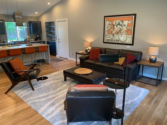 Wonderful 4BD/3BA Home in Louisville! Avai... - Wonderful 4BD/3BA Home in Louisville! Avai...
