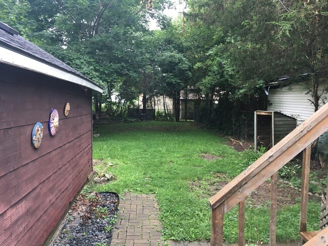 Building Photo - 61 Bedford Rd