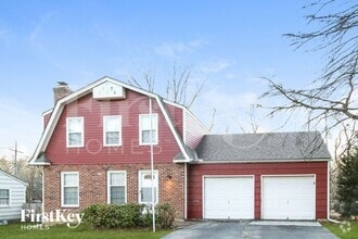 Building Photo - 9648 Roe Ave
