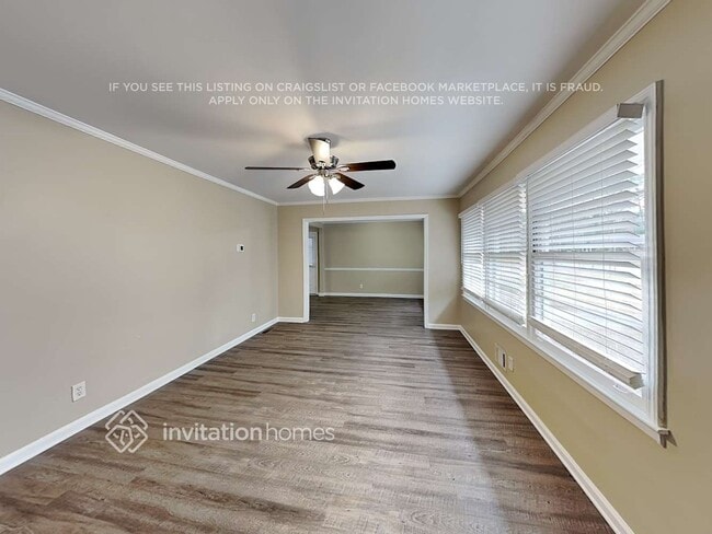 Building Photo - 2246 Collins Dr