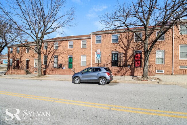 Building Photo - Fall in love with this beautiful brick tow...