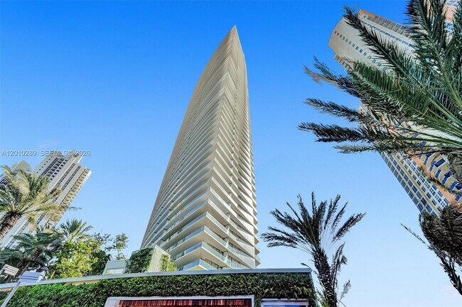 Foto del edificio - 18975 Collins Ave