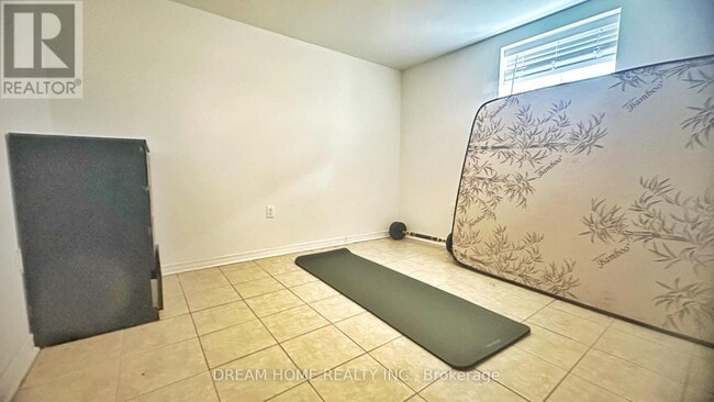 Building Photo - 83 Cornwallis Dr