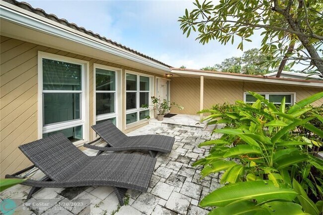 Building Photo - 2707 Coral Shores Dr