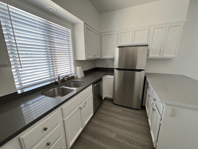 Kitchen interior - 1837 18th St