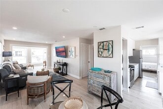 Building Photo - 6020 Midnight Pass Rd