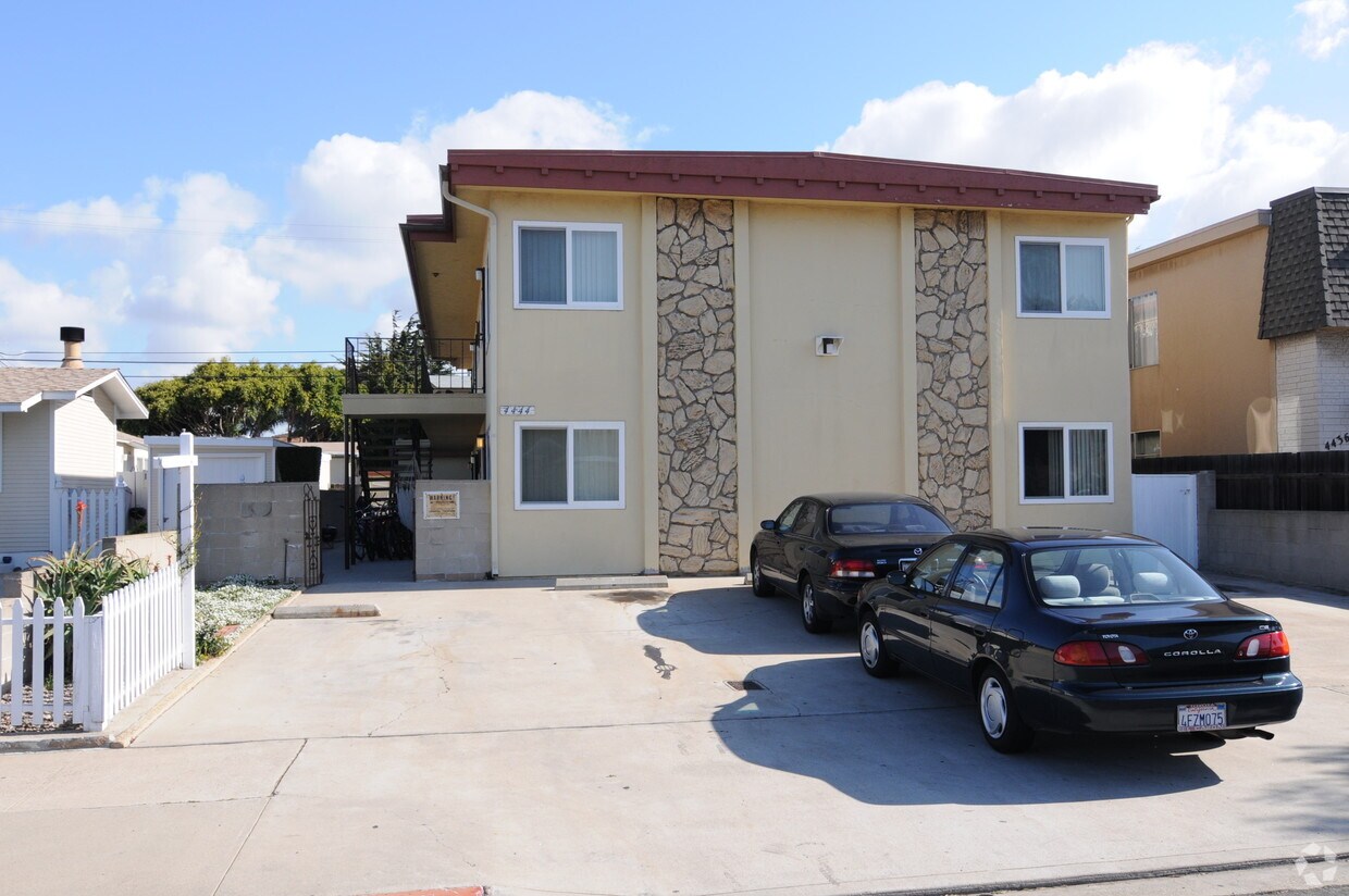 Building Photo - 4444 Montalvo St