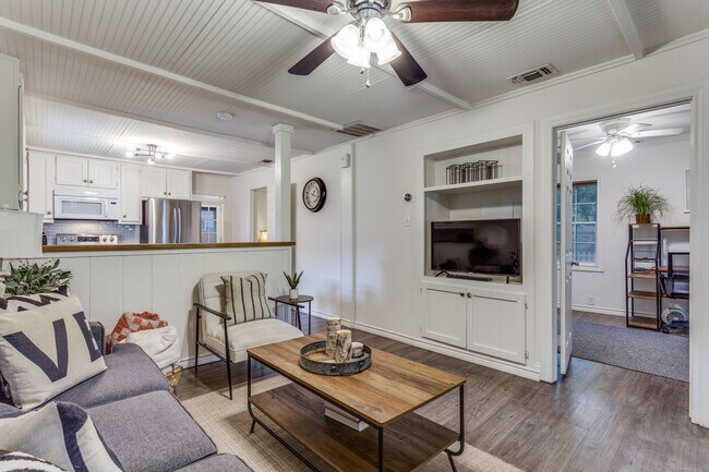 Foto del edificio - 227 Blevins St