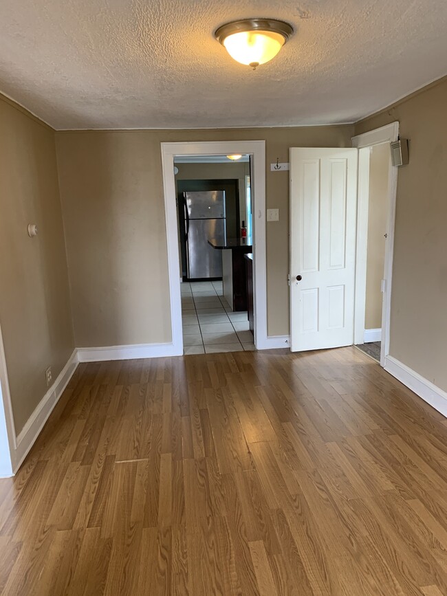 Building Photo - 1042 Taylor Avenue, Unit 2nd