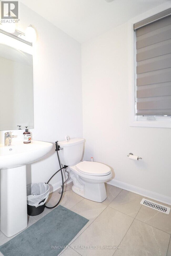 Building Photo - 322 Gisborne Pl