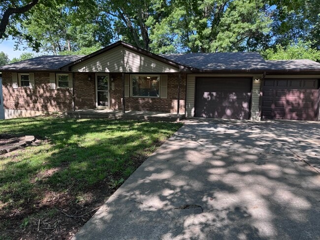 Building Photo - 205 S Forester Dr