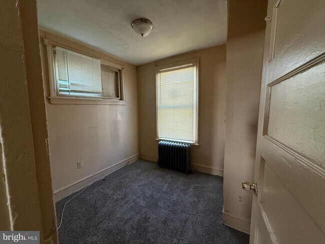 Foto del edificio - 2413 W Indiana Ave