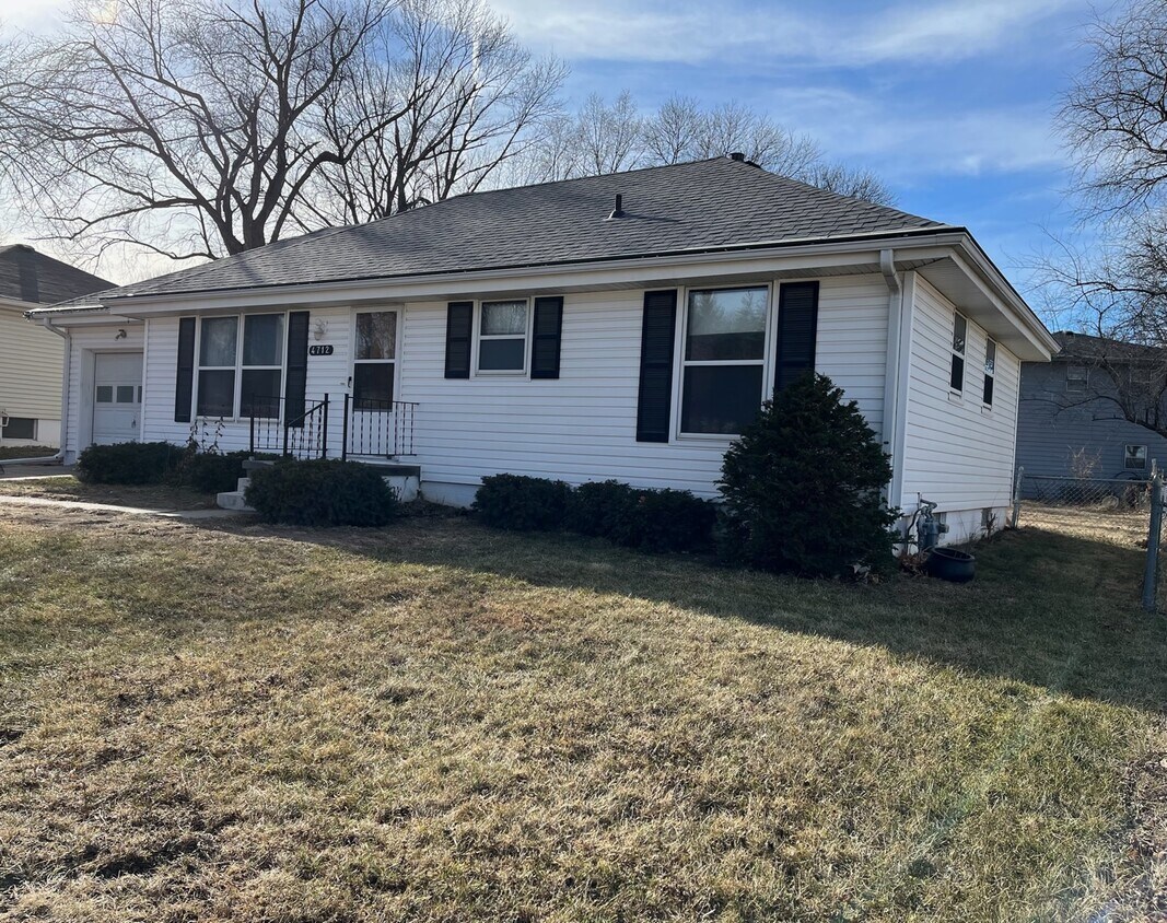 Front - 4712 Englewood Ave