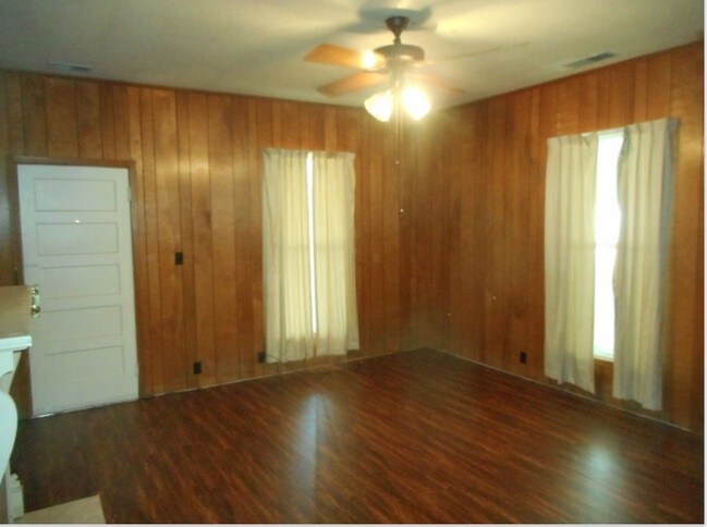 Building Photo - 515 S Rowlett St