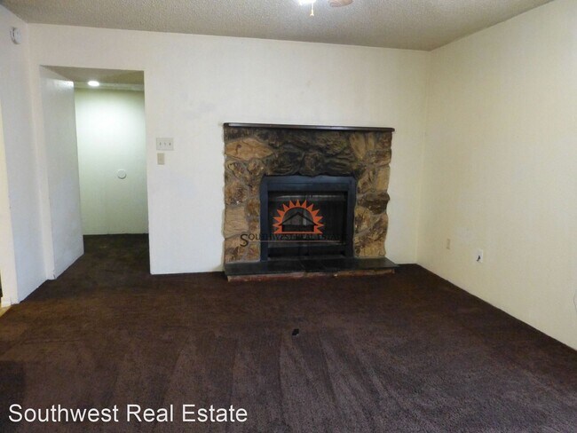 Building Photo - 1 br, 1 bath House - 519 E. 7th St.