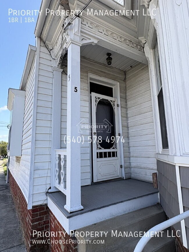 Building Photo - 408 E Market St