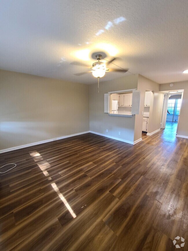 Sussex Condominiums Apartments for Rent with Extra Storage West Palm