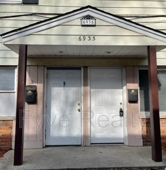 Foto del edificio - 6935 Gracely Dr