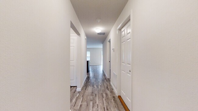 Foto del edificio - Stunning 2BR/2BA Duplex for Rent in Palm C...