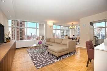 Foto principal - 150 W 56th St