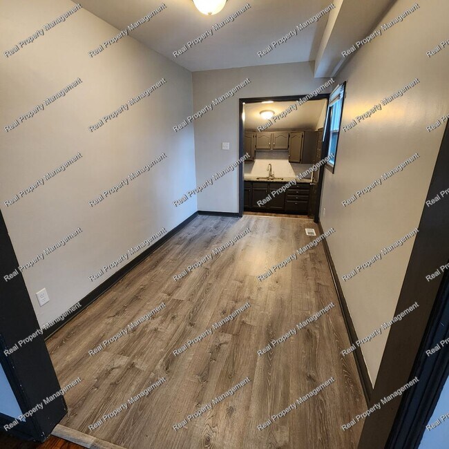 Foto del edificio - Three Bed Merrillivlle Ranch