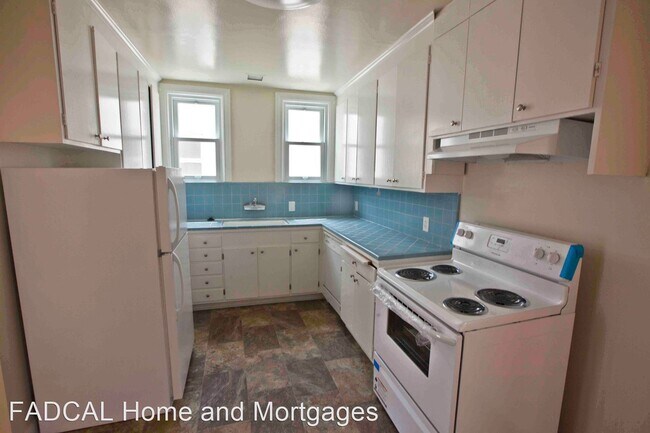 Building Photo - 4 br, 3 bath House - 75 Melba Avenue