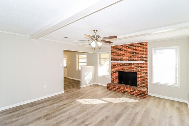 Foto del edificio - 6505 Deermont Dr