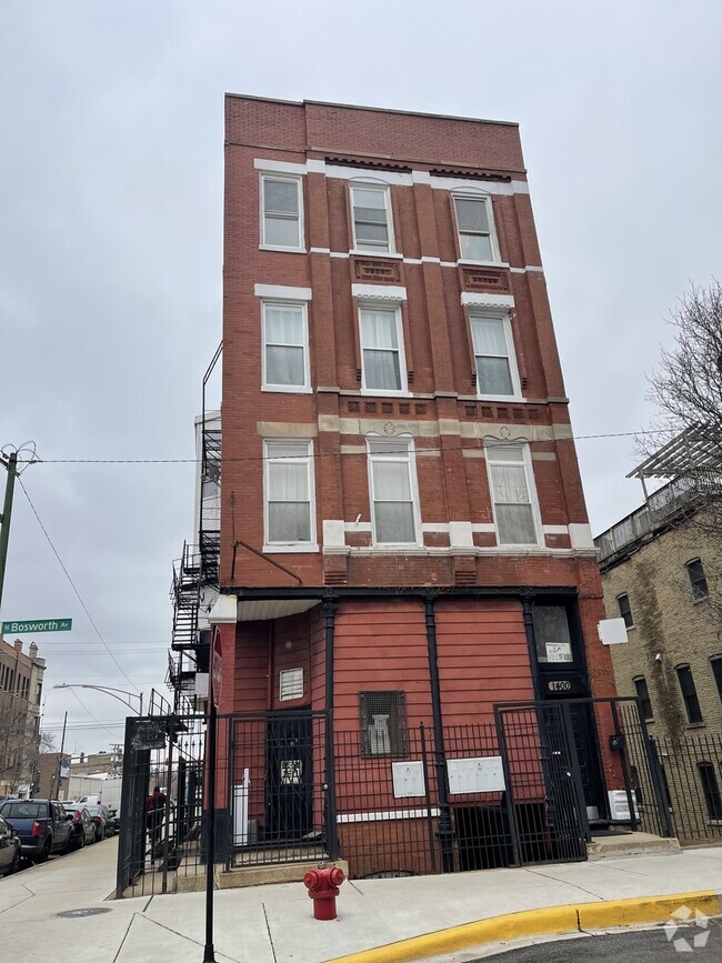 Building Photo - 1400 N Bosworth Ave