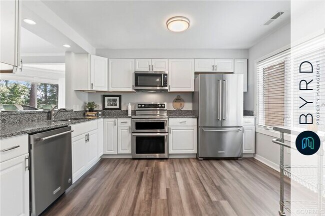 Foto del edificio - 206 Water Pointe Ct