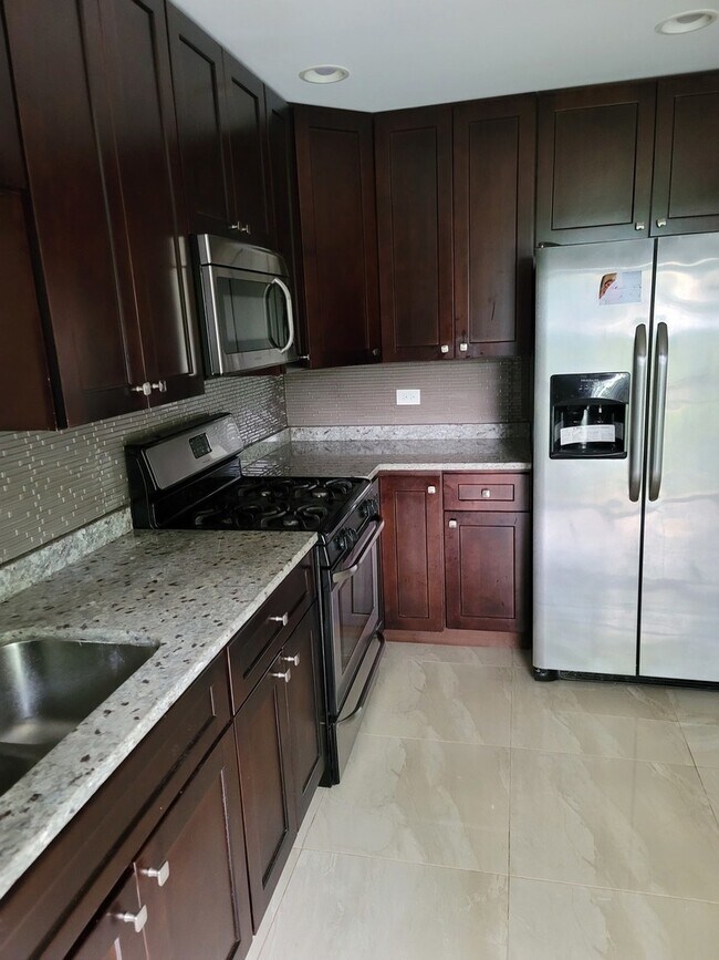 Foto del edificio - 21738 Peterson Ave