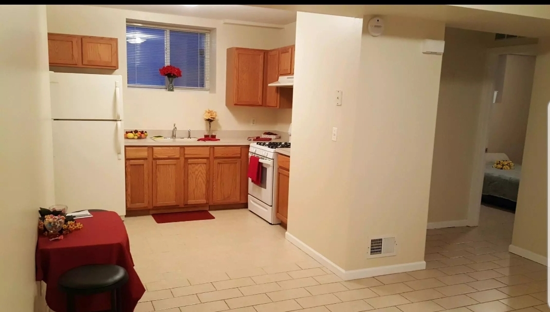 Primary Photo - 72 Churchill Ave