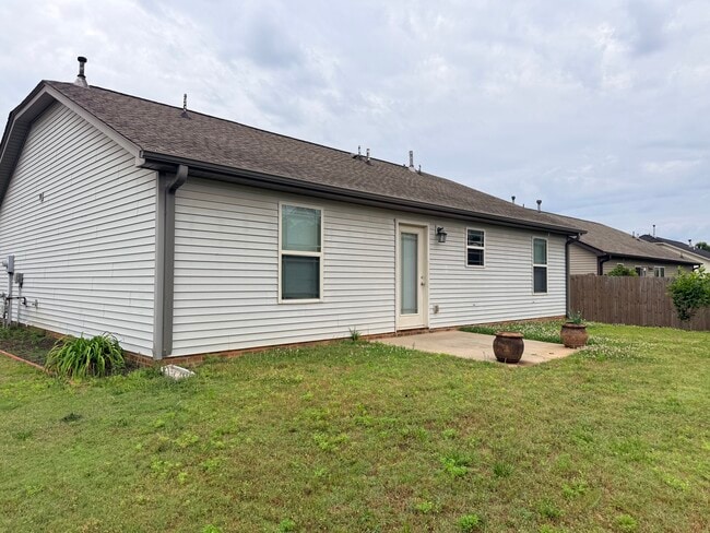 Building Photo - 6 Nautical Dr