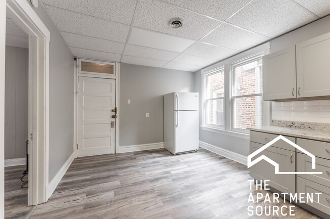Building Photo - 2132 W Iowa St