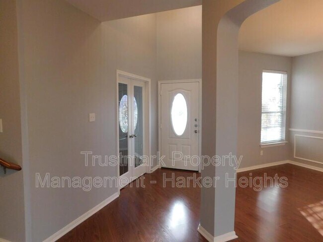 Building Photo - 824 Kachina Loop