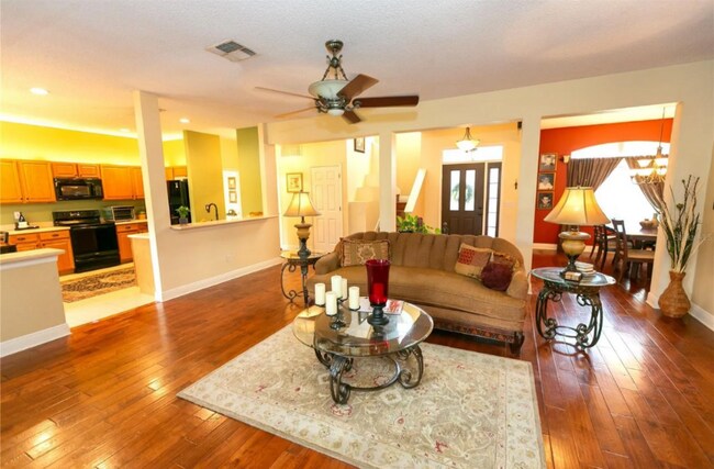 Building Photo - 423 Sandringham Ct