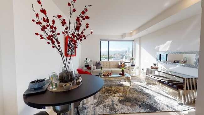 Interior Photo - 345 6th