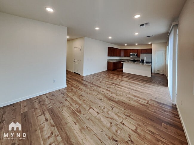 Foto del edificio - 4904 Black Falcon Way