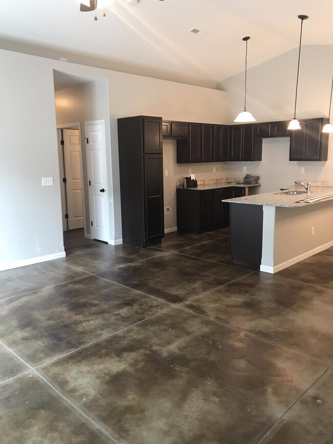 Foto del edificio - 439 N Baughman St