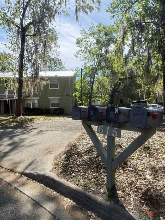 Photo - 615 SW 11th Lane