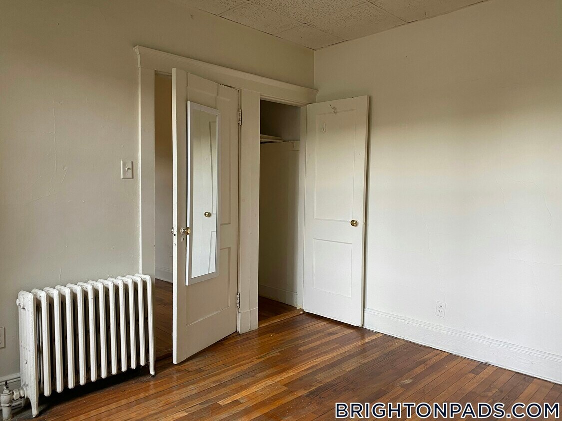 Foto principal - 1630 Commonwealth Ave