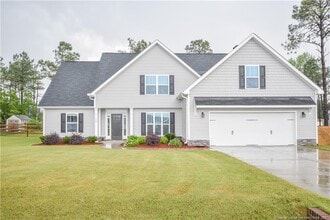 Building Photo - 124 Summer Creek Ln