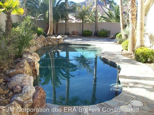 Building Photo - 124 Beach Oak Ave