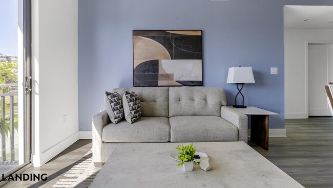 Building Photo - 2250 McGregor Blvd