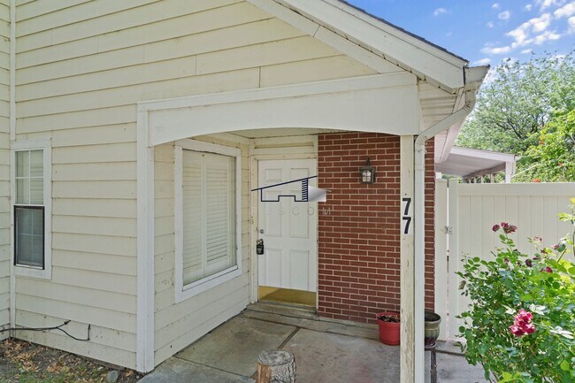 Foto del edificio - 77 Pheasantbrook Cir