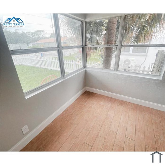 Building Photo - 761 22nd Ave S