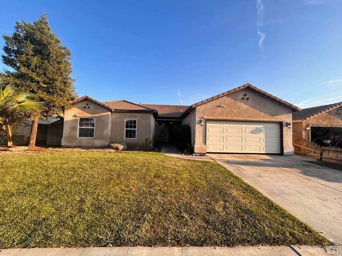 Foto principal - Nice home for rent in Tulare!