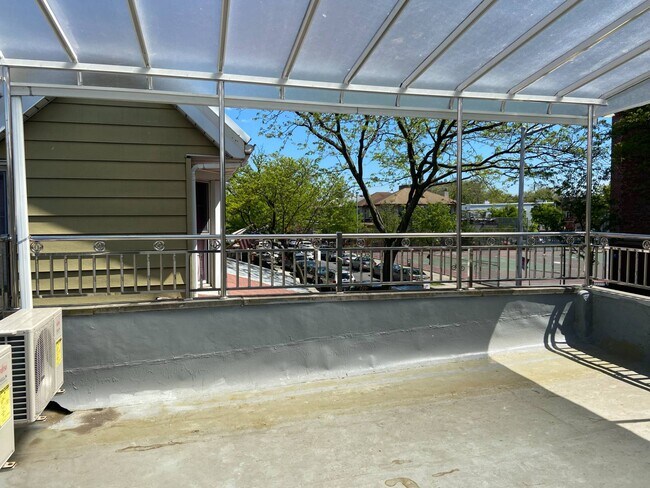 Foto del edificio - 6623 20th Ave